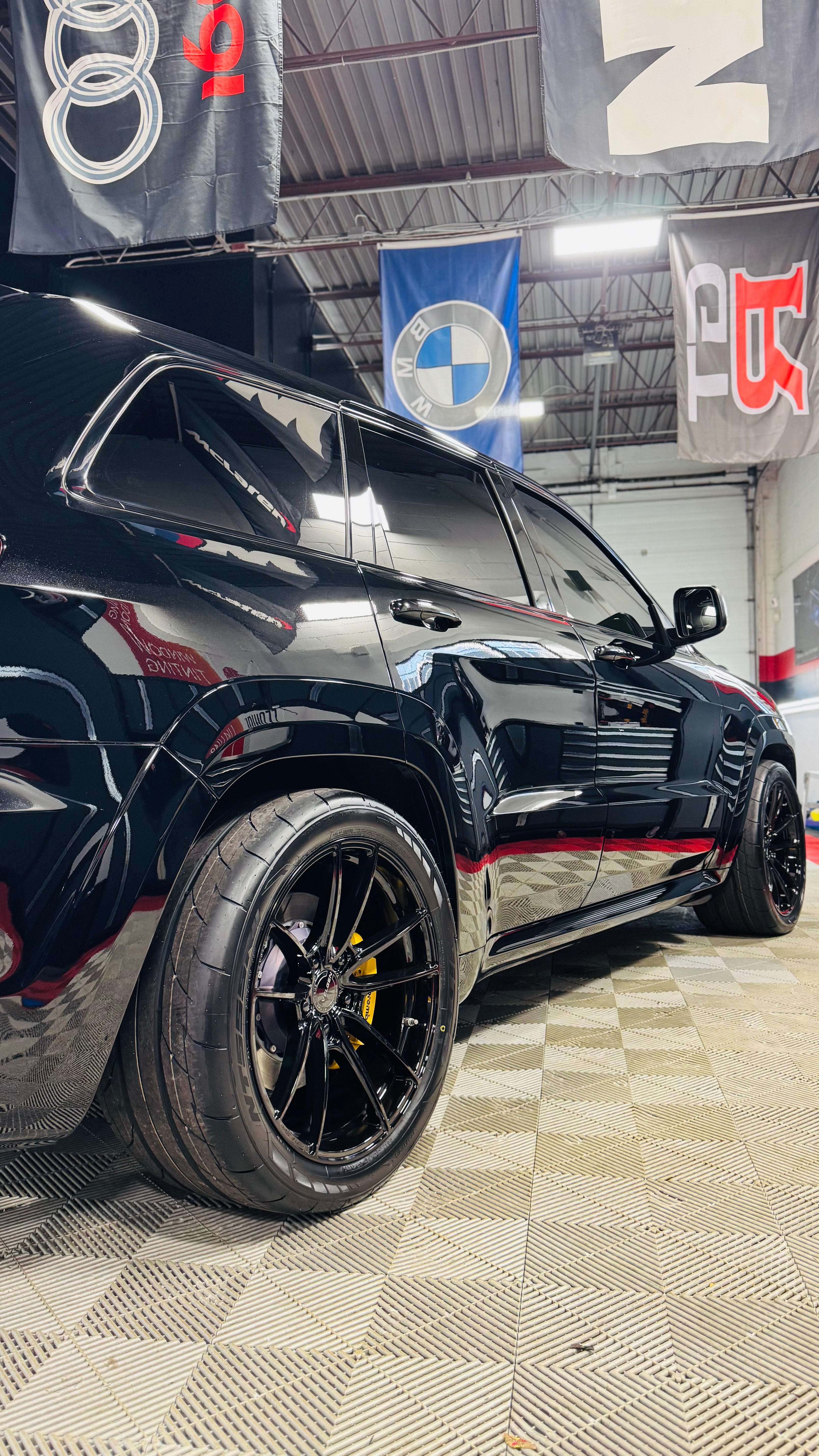 Black Jeep Grand Cherokee Trackhawk